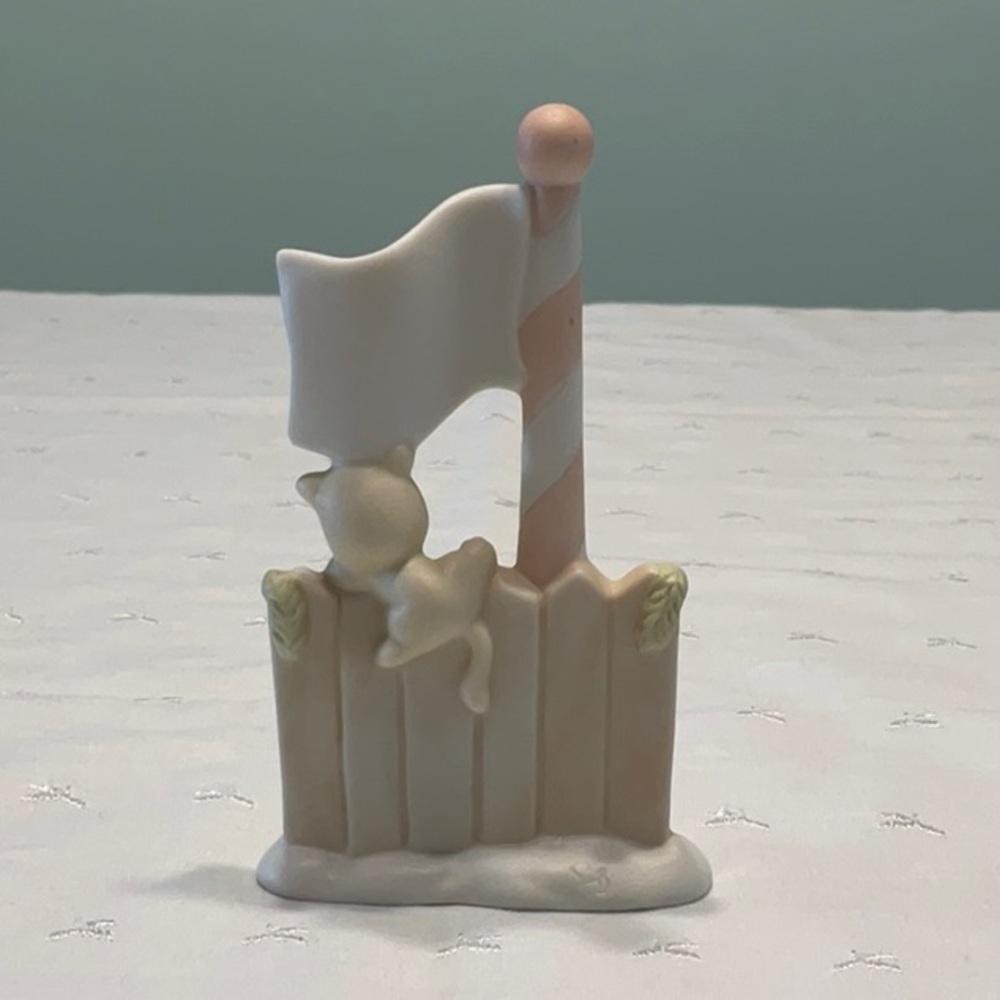 Precious Moments Porcelain Figurine Sugar Town Flag Pole - Picture 2 of 4